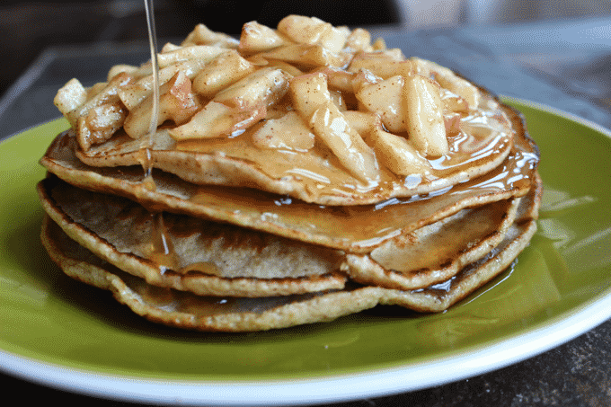 Healthy apple spice protein pancake recipe. No protein powder needed and they're still packed with 30g of protein. The Diet Chef #Healthypancakes #weightwatchers