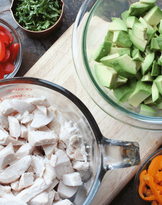 This healthy chicken salad recipe is to die for! Perfect for weekly meal prepping, or just an entire meal for the family. #mealprep #healthyrecipes #healthydinnerrecipes