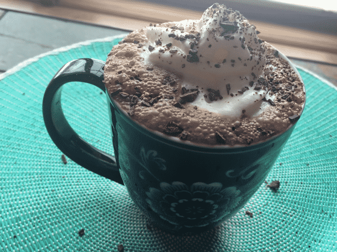 This is the BEST healthy hot chocolate recipe I've ever had. This hot cocoa has the perfect balance of creaminess and chocolateyness. The Diet Chef #HealthyHotChocolate #WeightWatchers