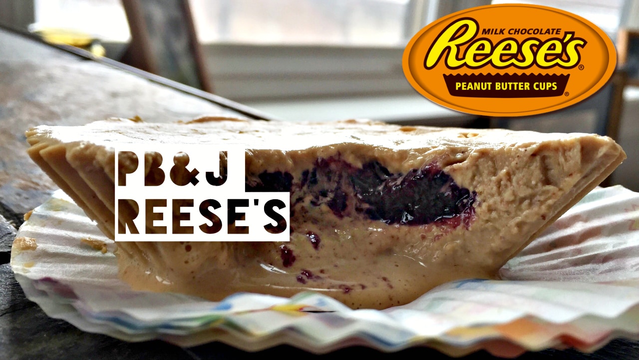 You NEED these healthy peanut butter and jelly cups in your life ASAP. The peanut butter tastes like Reese's PB. Each cup has 10g of protein too! The Diet Chef #HealthyReeses #WeightWatchers