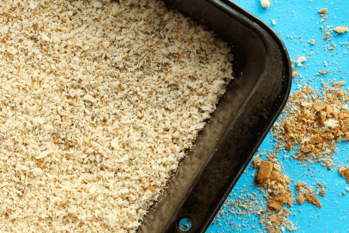 Healthy homemade breadcrumbs. I had no idea it was this easy to make breadcrumbs. I will never buy them at the store again. This recipe is amazing and a definite must make! #Healthy