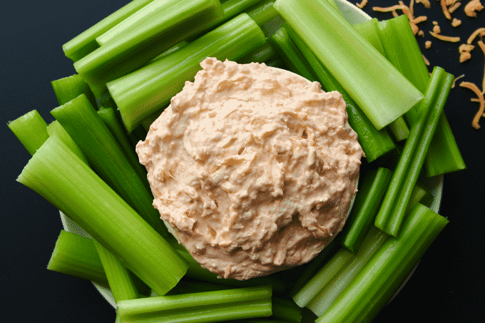 Healthy chicken wing dip! Perfect for the Super Bowl or really any kind of party really. Plus this dips has 16g of protein, but only 110 calories. #Healthy #Recipe