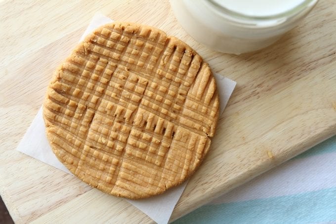 Healthy and easy peanut butter cookie recipe! This is the BEST flourless cookie recipe you'll ever try! Plus, these soft and chewy peanut butter cookies are gluten free, low carb, and high protein too.