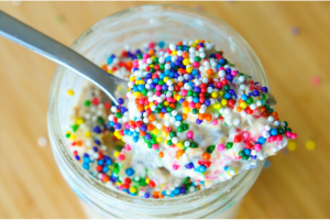 Birthday cake overnight oats recipe