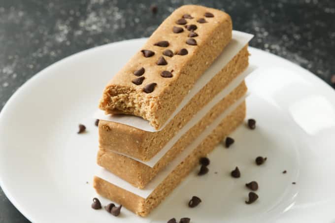 Homemade peanut butter protein bars