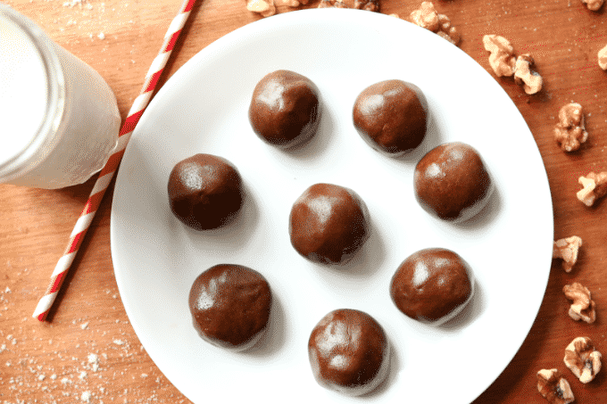 Easy keto brownie bites recipe.