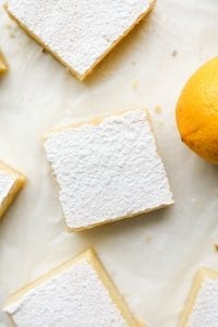 The top of a lemon bar covered in Swerve.