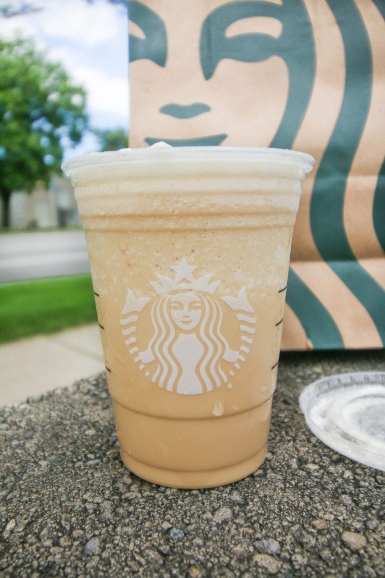 35+ BEST Keto Starbucks Drinks To Order In 2024