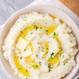 Keto Cauliflower Mashed Potatoes (With Video)