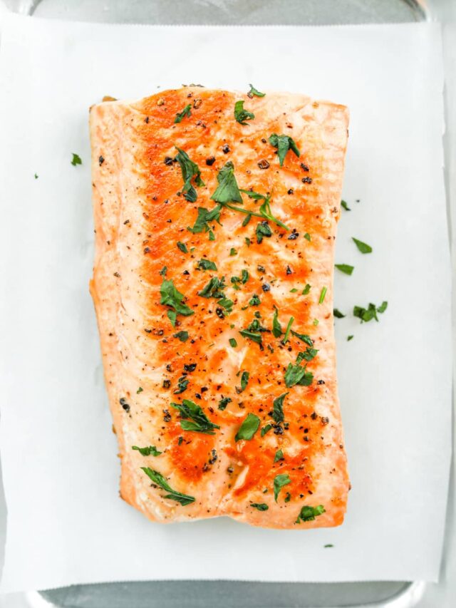 A filet of cooked salmon.
