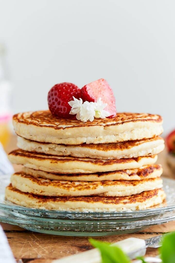 Protein Pancakes Recipe (Over 20 Grams Per Pancake)