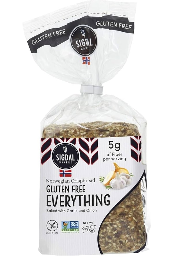 A bag of Sigdal Bakeri Gluten Free Everything Norweigan Crispbread.