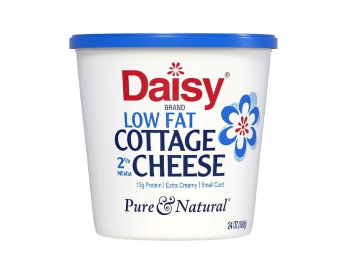 A container of Daisy cottage cheese.
