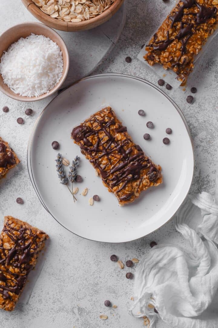 Healthy Homemade Energy Bars Recipe (With 11g Protein)
