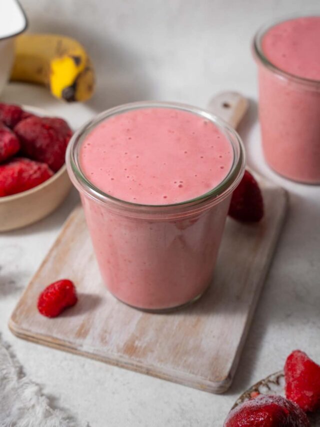 Strawberry cottage cheese smoothie in a glass.